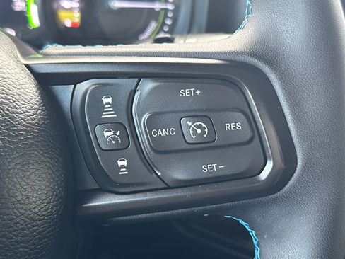 Used 2024 Jeep Wrangler Unlimited Rubicon 4xe w/ Technology Group AWD/4WD image 18