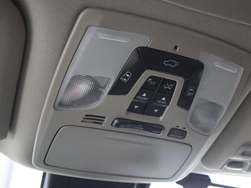 Used 2018 Toyota Sienna Limited Premium AWD/4WD image 59