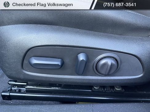 Used 2024 Chevrolet Malibu LT image 24