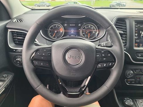 Used 2023 Jeep Cherokee Altitude Lux AWD/4WD image 27