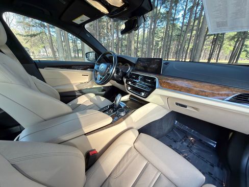 Used 2018 BMW 530e xDrive image 19