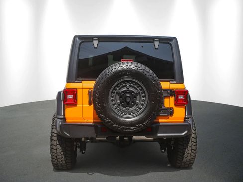 Used 2025 Jeep Wrangler Unlimited Rubicon w/ Convenience Group image 5