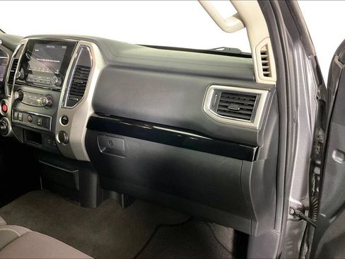 Used 2021 Nissan Titan SV AWD/4WD image 18