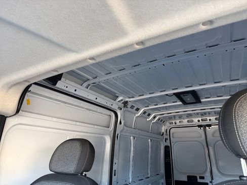Used 2025 RAM ProMaster 2500 w/ Convenience Group FWD image 16