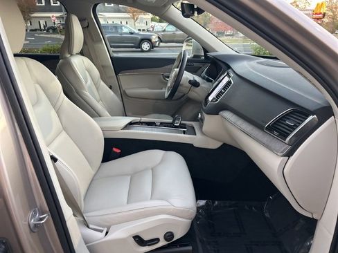Certified 2024 Volvo XC90 B5 Plus w/ Protection Package Premier image 14