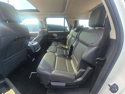 Used 2025 Ford Expedition Max Active AWD/4WD image 17