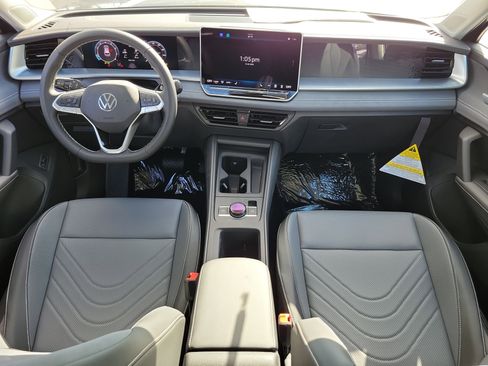 New 2026 Volkswagen Tiguan SE image 2