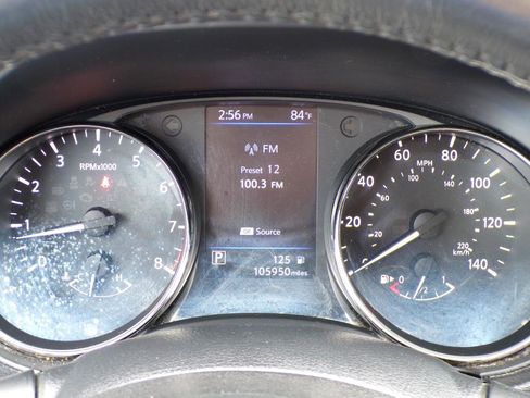 Used 2018 Nissan Rogue SV image 17