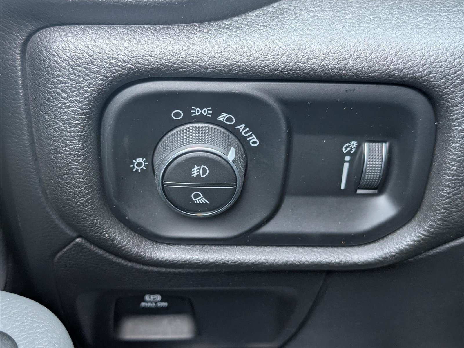 Used 2022 RAM 1500 Big Horn AWD/4WD image 21