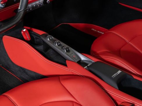 Used 2020 Ferrari F8 Tributo RWD image 31