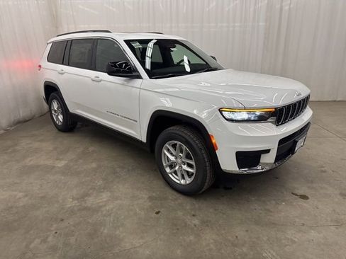 New 2025 Jeep Grand Cherokee L Laredo image 1