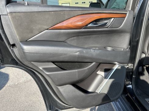 Used 2018 Cadillac Escalade 4WD image 58