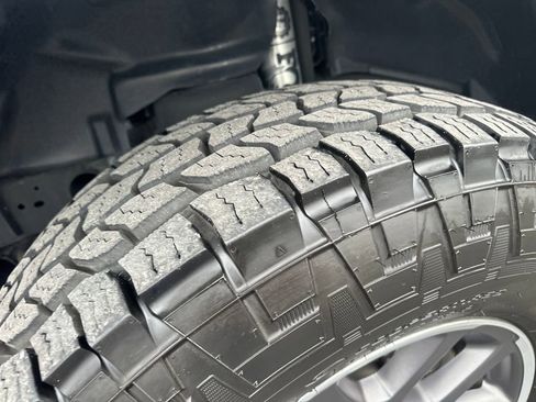 Used 2020 Jeep Gladiator Overland image 13