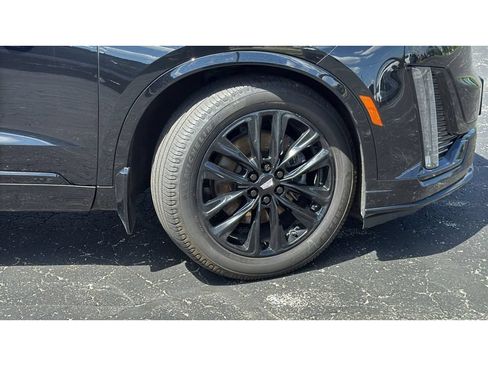 Used 2021 Cadillac XT6 Premium Luxury w/ LPO, ONYX Package AWD/4WD image 11
