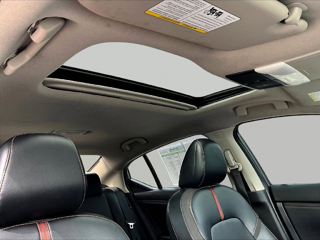 Used 2023 Nissan Sentra SR w/ SR Premium Package FWD image 29