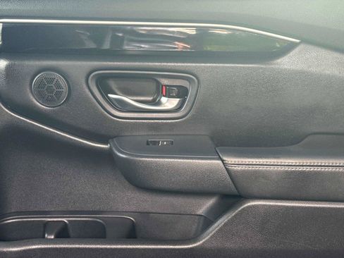 Certified 2024 Honda Pilot Touring image 17