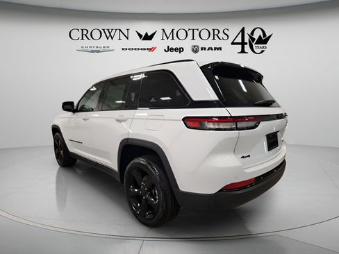 Used 2025 Jeep Grand Cherokee Limited w/ Black Appearance Package AWD/4WD image 5