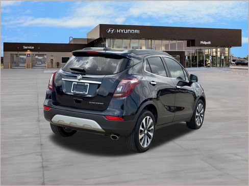 Used 2022 Buick Encore Preferred w/ Safety Package FWD image 9