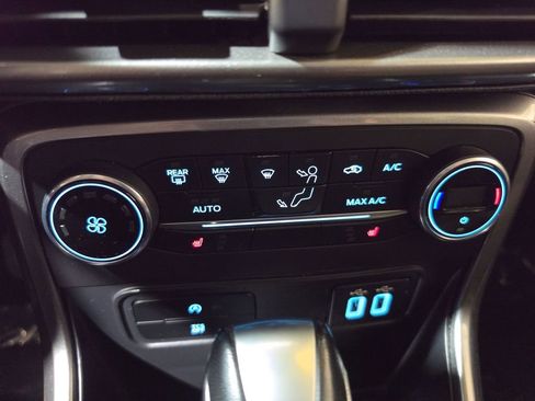 Used 2018 Ford EcoSport SE image 17
