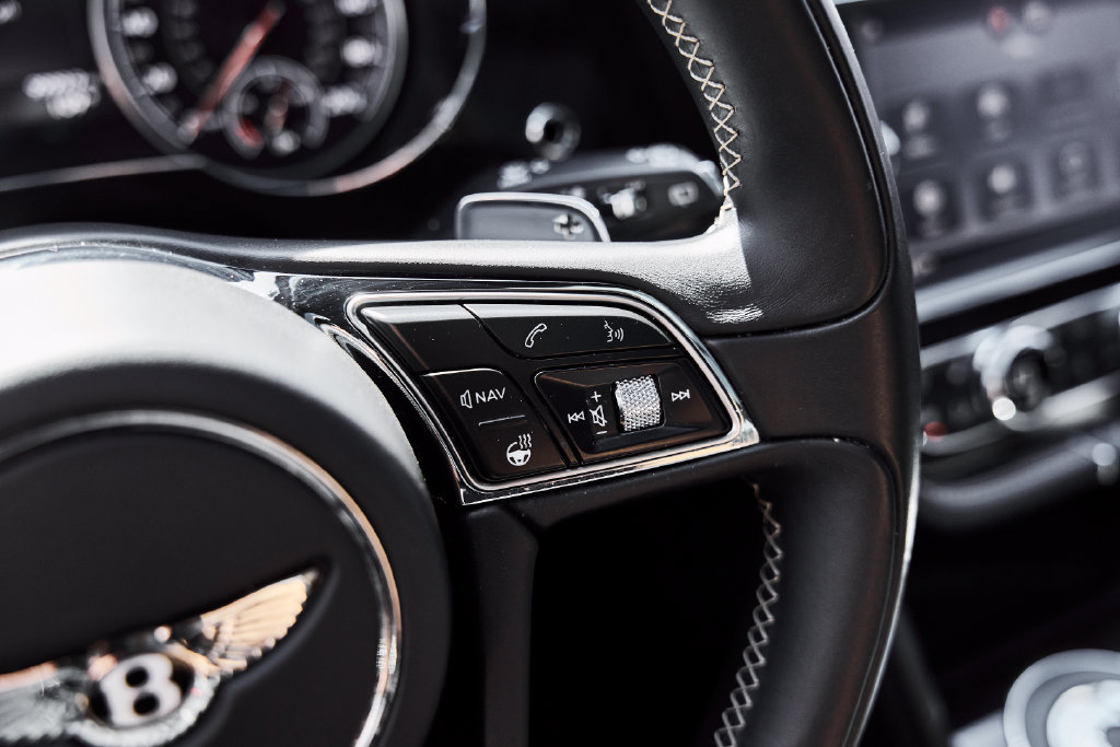 Used 2017 Bentley Bentayga AWD/4WD image 56
