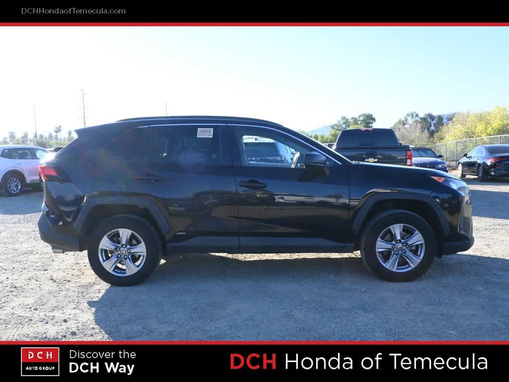 Used 2022 Toyota RAV4 LE AWD/4WD image 5