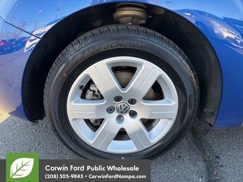 Used 2007 Volkswagen Beetle Coupe image 9