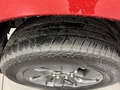 Used 2023 Ford F150 Lightning Lariat image 12