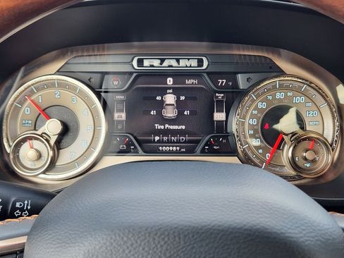Used 2019 RAM 1500 Limited w/ Body Color Bumper Group AWD/4WD image 16