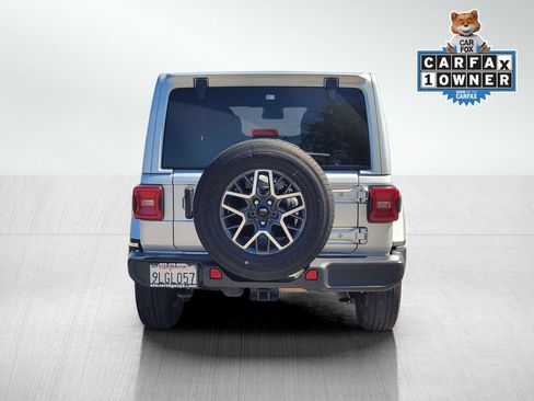 Used 2024 Jeep Wrangler Unlimited Sahara AWD/4WD image 5