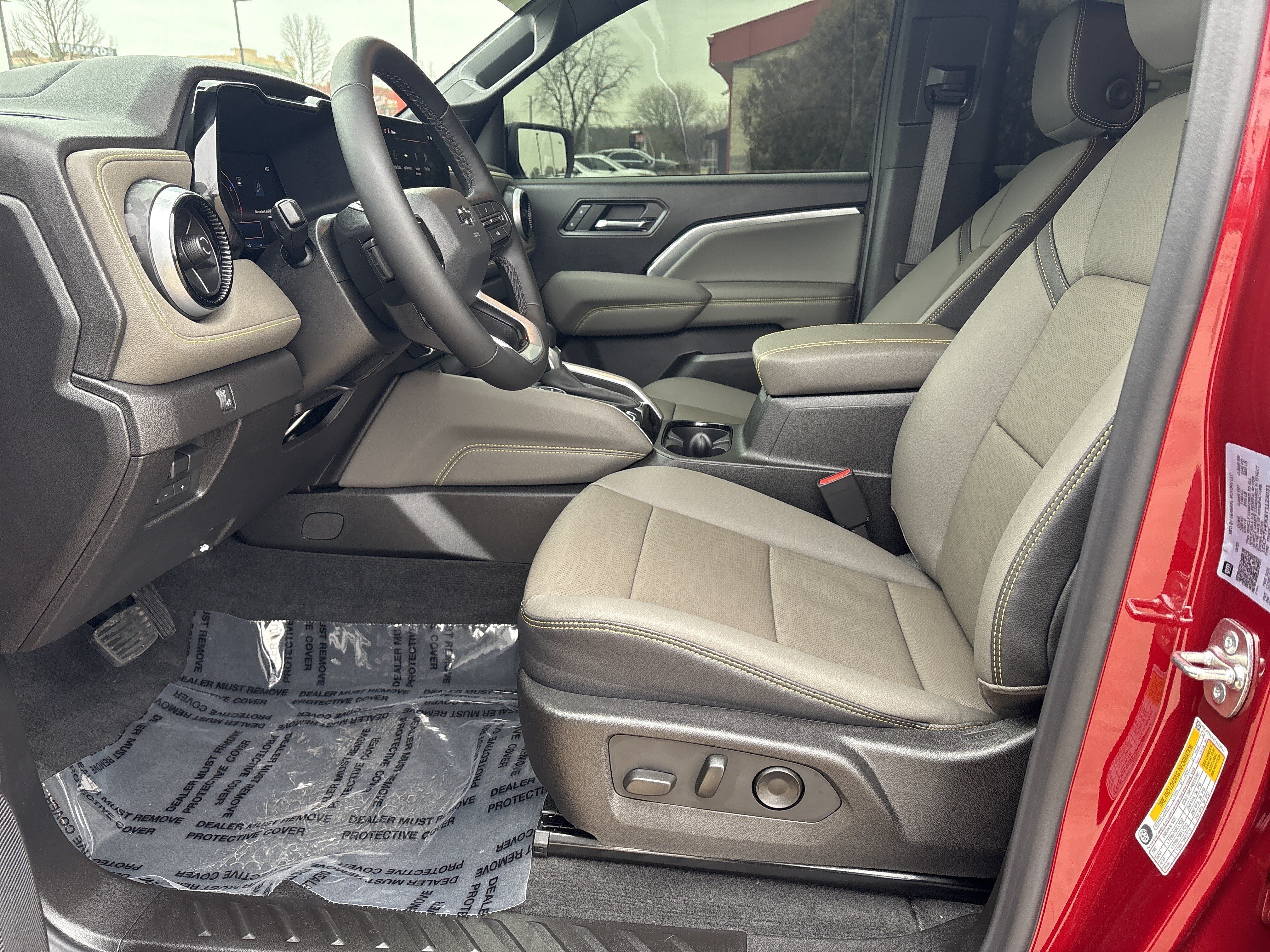Used 2026 Chevrolet Colorado ZR2 w/ Technology Package AWD/4WD image 11