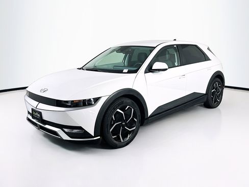 Used 2024 Hyundai Ioniq 5 SEL image 3