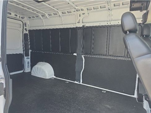 Used 2025 RAM ProMaster 2500 w/ Convenience Group FWD image 16
