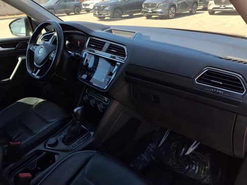 Used 2019 Volkswagen Tiguan SEL Premium AWD/4WD image 24