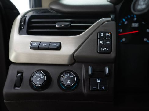 Used 2019 GMC Yukon XL Denali w/ Denali Ultimate Package AWD/4WD image 29