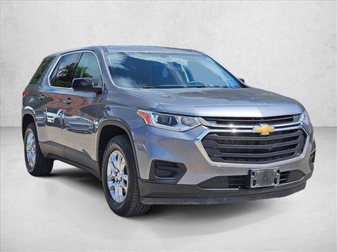 Used 2020 Chevrolet Traverse LS FWD image 3
