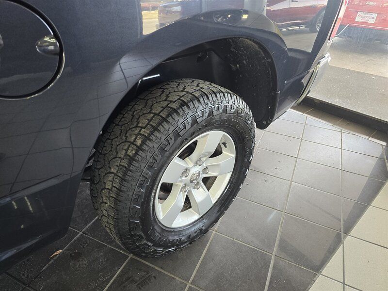 Used 2021 RAM 1500 Classic SLT RWD image 30