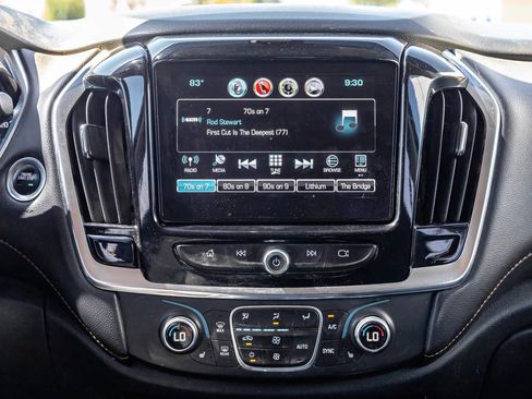Used 2018 Chevrolet Traverse LT FWD image 14