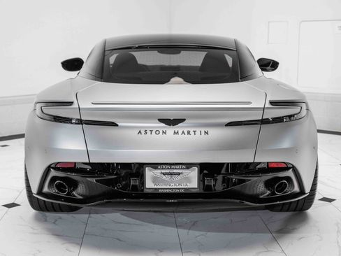 Used 2023 Aston Martin DB11 Coupe image 31