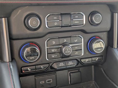 Used 2023 Chevrolet Tahoe RST image 17