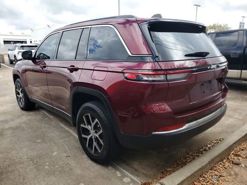 Used 2024 Jeep Grand Cherokee Limited image 8