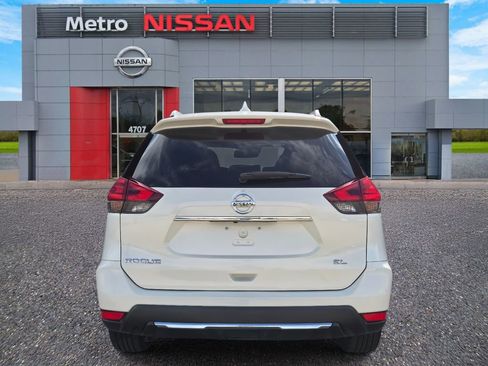 Used 2017 Nissan Rogue SL w/ SL Premium Package image 5