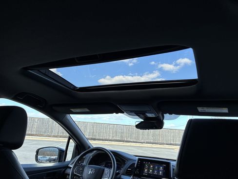 Certified 2024 Honda Odyssey Sport image 23