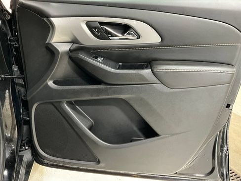 Used 2020 Chevrolet Traverse LT FWD image 24