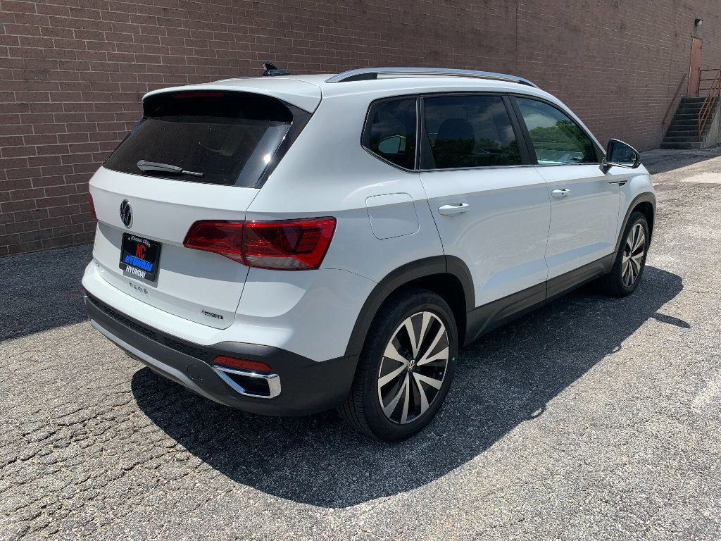 Used 2023 Volkswagen Taos SE w/ Panoramic Sunroof Package AWD/4WD image 22