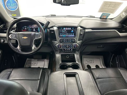 Used 2017 Chevrolet Suburban LT RWD image 25