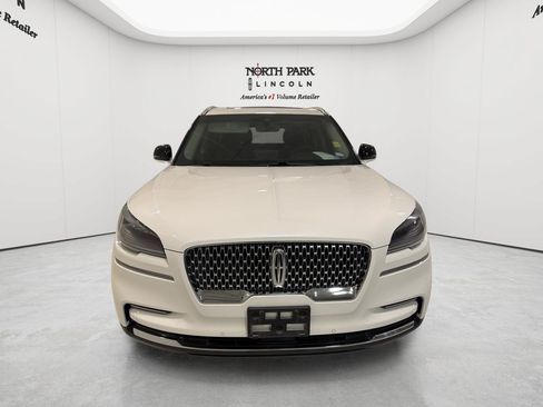 Used 2023 Lincoln Aviator 2WD w/ Premium Package image 8