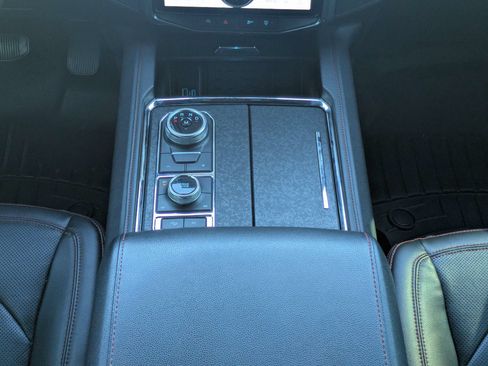 Used 2022 Ford Expedition Max Limited AWD/4WD image 18