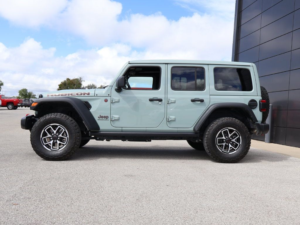 Used 2024 Jeep Wrangler Unlimited Rubicon w/ Technology Group AWD/4WD image 2