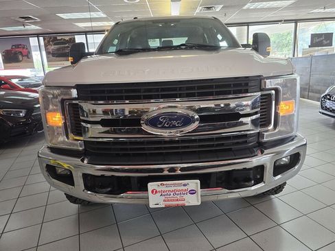 Used 2019 Ford F350 XLT w/ XLT Value Package image 2