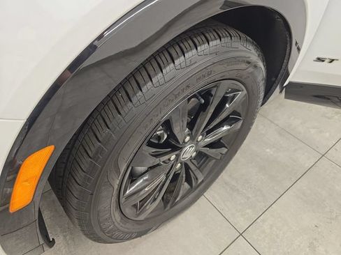 Used 2025 Buick Envista Sport Touring w/ Convenience I Package FWD image 39